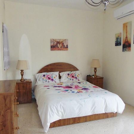 Апартаменты Kennedy Court - Prime Location - Bus Terminus Сент-Полс-Бей Экстерьер фото