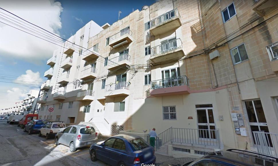 Апартаменты Kennedy Court - Prime Location - Bus Terminus Сент-Полс-Бей Экстерьер фото